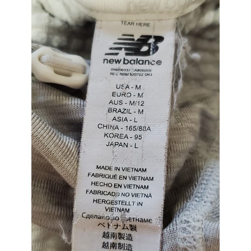 New Balance Women’s Athletic Pullover Hoodie Size M Gray Lightweight Stretch - Picture 6 of 13